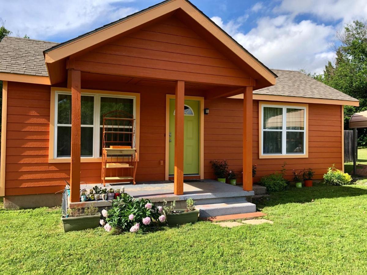 Ez 1 Mile To Fort Sill! Pumpkin Cottage Sleeps 9, Grills, Firepit, Laundry ลอว์ตัน ภายนอก รูปภาพ