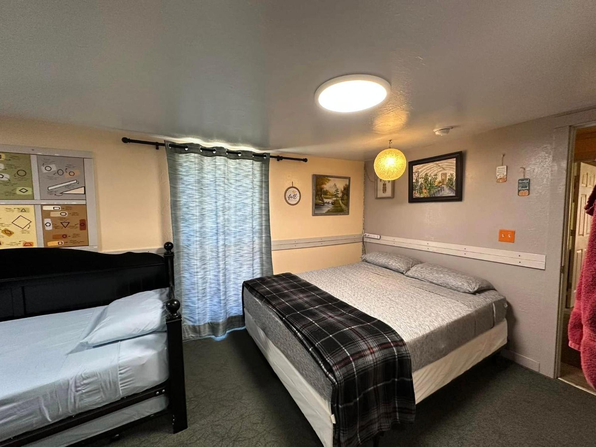 Ez 1 Mile To Fort Sill! Pumpkin Cottage Sleeps 9, Grills, Firepit, Laundry ลอว์ตัน ภายนอก รูปภาพ