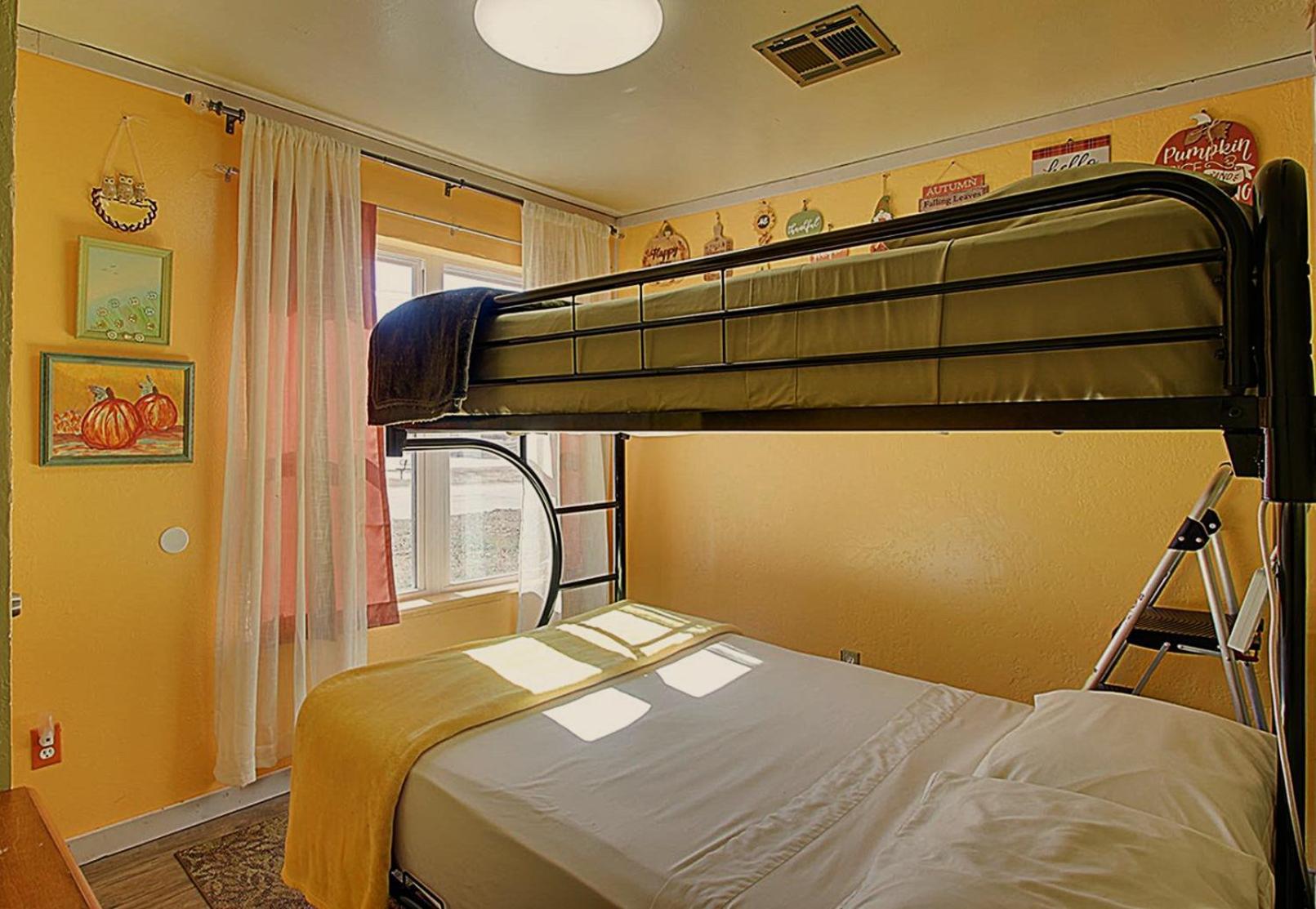 Ez 1 Mile To Fort Sill! Pumpkin Cottage Sleeps 9, Grills, Firepit, Laundry ลอว์ตัน ภายนอก รูปภาพ